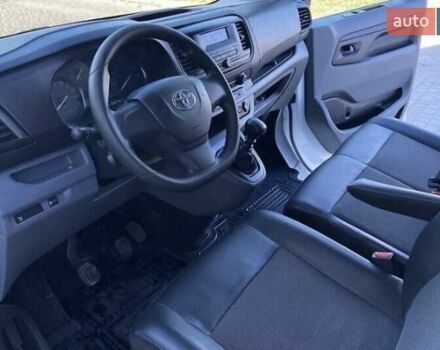 Белый Тойота Proace, объемом двигателя 1.56 л и пробегом 360 тыс. км за 12200 $, фото 15 на Automoto.ua