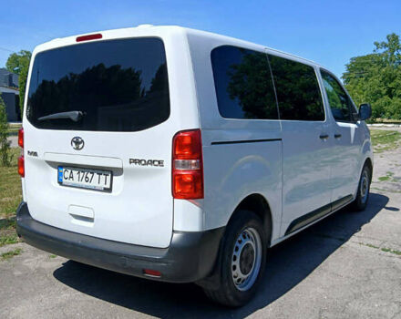 Белый Тойота Proace, объемом двигателя 2 л и пробегом 117 тыс. км за 21999 $, фото 2 на Automoto.ua