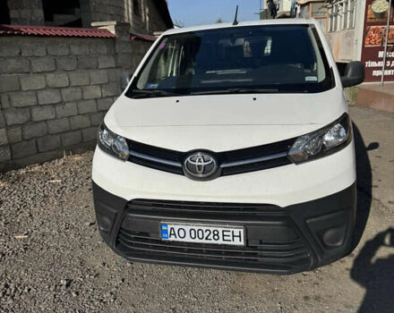 Белый Тойота Proace, объемом двигателя 1.56 л и пробегом 198 тыс. км за 12700 $, фото 2 на Automoto.ua