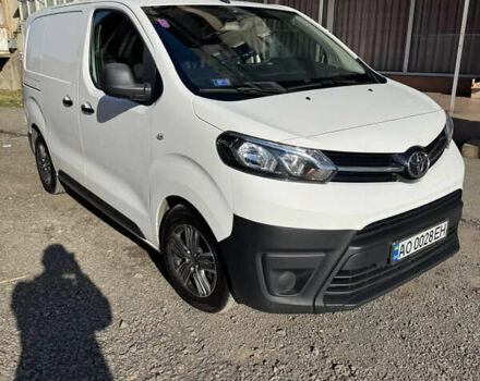 Белый Тойота Proace, объемом двигателя 1.56 л и пробегом 198 тыс. км за 12700 $, фото 1 на Automoto.ua