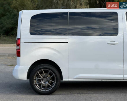 Білий Тойота Proace, об'ємом двигуна 2 л та пробігом 136 тис. км за 28500 $, фото 11 на Automoto.ua