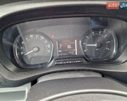 Білий Тойота Proace, об'ємом двигуна 1.5 л та пробігом 275 тис. км за 13300 $, фото 20 на Automoto.ua