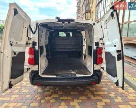 Белый Тойота Proace, объемом двигателя 2 л и пробегом 207 тыс. км за 16700 $, фото 22 на Automoto.ua