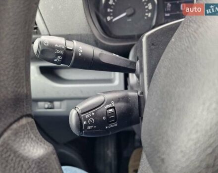 Білий Тойота Proace, об'ємом двигуна 1.5 л та пробігом 275 тис. км за 13300 $, фото 22 на Automoto.ua
