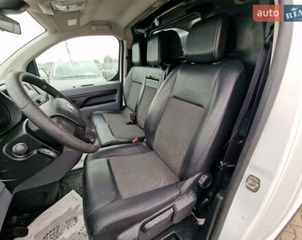 Білий Тойота Proace, об'ємом двигуна 1.5 л та пробігом 275 тис. км за 13300 $, фото 18 на Automoto.ua