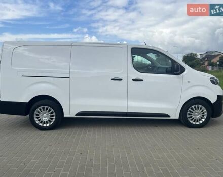 Белый Тойота Proace, объемом двигателя 2 л и пробегом 65 тыс. км за 18999 $, фото 1 на Automoto.ua