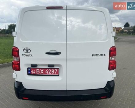 Белый Тойота Proace, объемом двигателя 2 л и пробегом 65 тыс. км за 18999 $, фото 7 на Automoto.ua