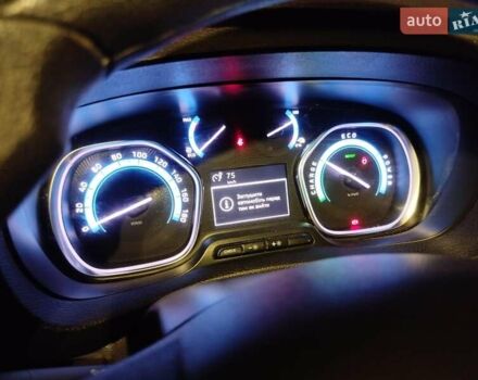 Белый Тойота Proace, объемом двигателя 0 л и пробегом 49 тыс. км за 20900 $, фото 13 на Automoto.ua