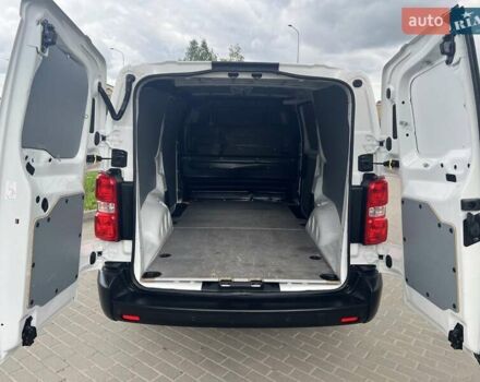 Белый Тойота Proace, объемом двигателя 2 л и пробегом 65 тыс. км за 18999 $, фото 8 на Automoto.ua