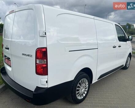 Белый Тойота Proace, объемом двигателя 2 л и пробегом 65 тыс. км за 18999 $, фото 2 на Automoto.ua