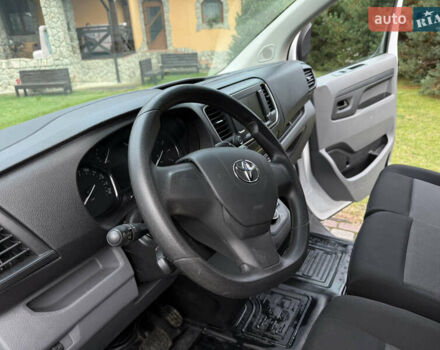Белый Тойота Proace, объемом двигателя 2 л и пробегом 92 тыс. км за 22200 $, фото 20 на Automoto.ua