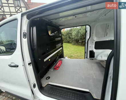 Белый Тойота Proace, объемом двигателя 2 л и пробегом 92 тыс. км за 22200 $, фото 14 на Automoto.ua