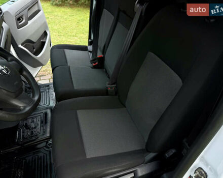 Белый Тойота Proace, объемом двигателя 2 л и пробегом 92 тыс. км за 22200 $, фото 22 на Automoto.ua