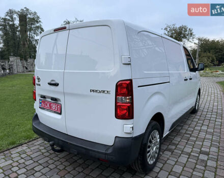 Белый Тойота Proace, объемом двигателя 2 л и пробегом 92 тыс. км за 22200 $, фото 7 на Automoto.ua