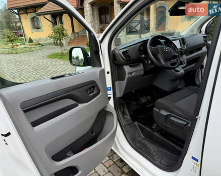 Белый Тойота Proace, объемом двигателя 2 л и пробегом 92 тыс. км за 22200 $, фото 23 на Automoto.ua