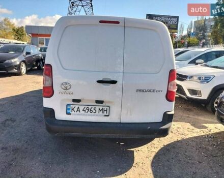 Белый Тойота Proace, объемом двигателя 1.6 л и пробегом 35 тыс. км за 18999 $, фото 3 на Automoto.ua