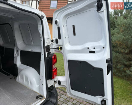 Белый Тойота Proace, объемом двигателя 2 л и пробегом 92 тыс. км за 22200 $, фото 13 на Automoto.ua