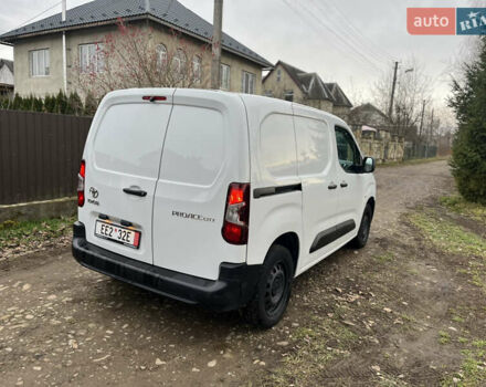 Белый Тойота Proace, объемом двигателя 1.5 л и пробегом 13 тыс. км за 15900 $, фото 4 на Automoto.ua