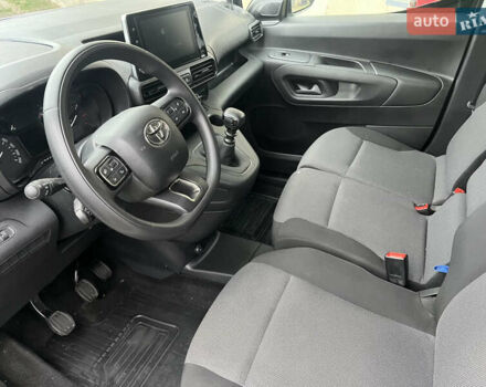 Белый Тойота Proace, объемом двигателя 1.5 л и пробегом 13 тыс. км за 15900 $, фото 15 на Automoto.ua