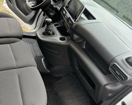 Белый Тойота Proace, объемом двигателя 1.5 л и пробегом 13 тыс. км за 15900 $, фото 7 на Automoto.ua