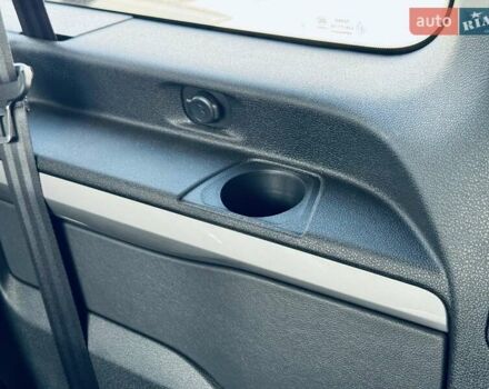 Белый Тойота Proace, объемом двигателя 2 л и пробегом 9 тыс. км за 54990 $, фото 31 на Automoto.ua