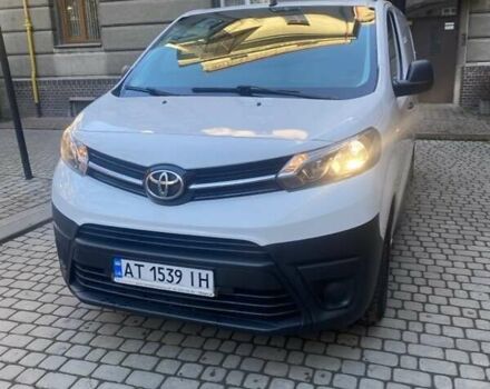 Белый Тойота Proace, объемом двигателя 1.56 л и пробегом 240 тыс. км за 14000 $, фото 1 на Automoto.ua