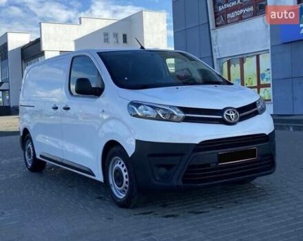 Белый Тойота Proace, объемом двигателя 1.56 л и пробегом 360 тыс. км за 12200 $, фото 1 на Automoto.ua