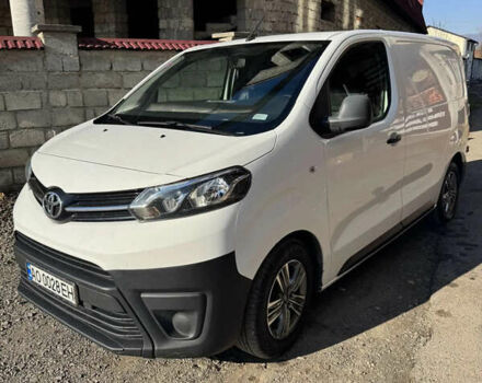 Белый Тойота Proace, объемом двигателя 1.56 л и пробегом 198 тыс. км за 12700 $, фото 1 на Automoto.ua
