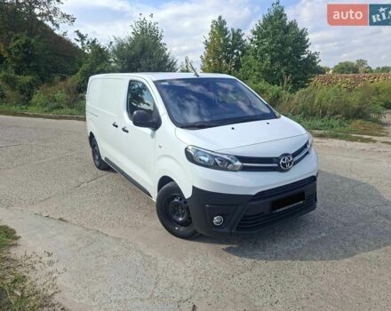 Белый Тойота Proace, объемом двигателя 1.56 л и пробегом 172 тыс. км за 14000 $, фото 1 на Automoto.ua
