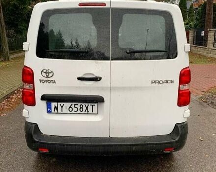 Белый Тойота Proace, объемом двигателя 1.5 л и пробегом 148 тыс. км за 15000 $, фото 1 на Automoto.ua