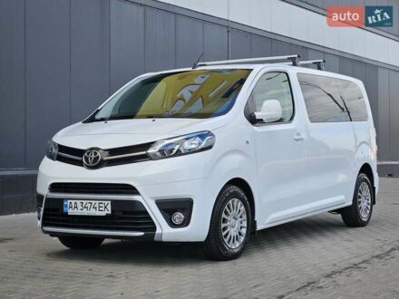 Белый Тойота Proace, объемом двигателя 2 л и пробегом 92 тыс. км за 29800 $, фото 1 на Automoto.ua