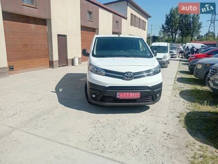 Белый Тойота Proace, объемом двигателя 2 л и пробегом 230 тыс. км за 17000 $, фото 1 на Automoto.ua
