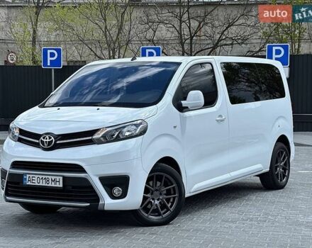 Белый Тойота Proace, объемом двигателя 2 л и пробегом 137 тыс. км за 25499 $, фото 1 на Automoto.ua