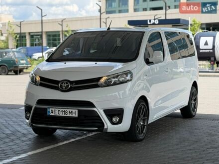 Белый Тойота Proace, объемом двигателя 2 л и пробегом 137 тыс. км за 27500 $, фото 1 на Automoto.ua