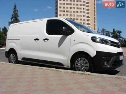 Белый Тойота Proace, объемом двигателя 2 л и пробегом 113 тыс. км за 22650 $, фото 1 на Automoto.ua