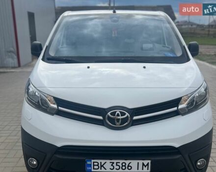 Белый Тойота Proace, объемом двигателя 2 л и пробегом 151 тыс. км за 24300 $, фото 1 на Automoto.ua