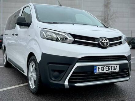 Белый Тойота Proace, объемом двигателя 1.5 л и пробегом 47 тыс. км за 32200 $, фото 1 на Automoto.ua