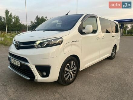 Білий Тойота Proace, об'ємом двигуна 0 л та пробігом 195 тис. км за 31000 $, фото 1 на Automoto.ua