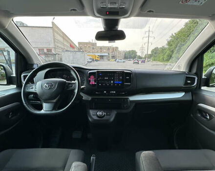 Чорний Тойота Proace, об'ємом двигуна 2 л та пробігом 111 тис. км за 39000 $, фото 10 на Automoto.ua