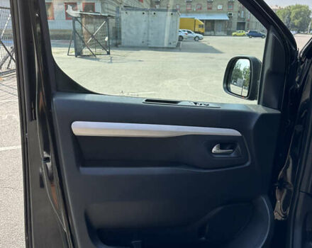 Чорний Тойота Proace, об'ємом двигуна 2 л та пробігом 111 тис. км за 39000 $, фото 7 на Automoto.ua