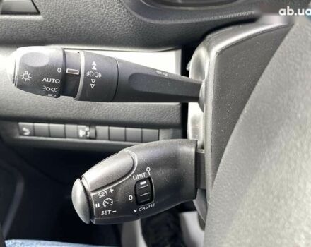 Тойота Proace, объемом двигателя 2 л и пробегом 131 тыс. км за 28000 $, фото 25 на Automoto.ua