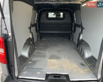 Серый Тойота Proace, объемом двигателя 2 л и пробегом 198 тыс. км за 20800 $, фото 21 на Automoto.ua