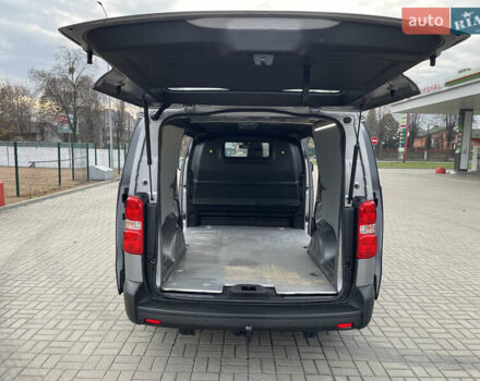 Серый Тойота Proace, объемом двигателя 2 л и пробегом 198 тыс. км за 20800 $, фото 19 на Automoto.ua