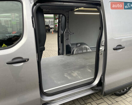 Серый Тойота Proace, объемом двигателя 2 л и пробегом 198 тыс. км за 20800 $, фото 18 на Automoto.ua