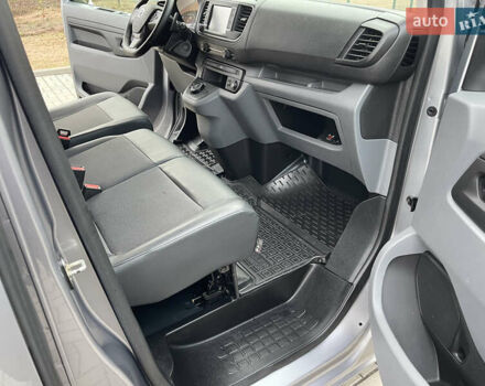 Серый Тойота Proace, объемом двигателя 2 л и пробегом 198 тыс. км за 20800 $, фото 30 на Automoto.ua