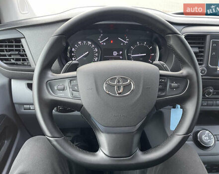 Серый Тойота Proace, объемом двигателя 2 л и пробегом 198 тыс. км за 20800 $, фото 45 на Automoto.ua