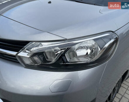 Серый Тойота Proace, объемом двигателя 2 л и пробегом 198 тыс. км за 20800 $, фото 13 на Automoto.ua