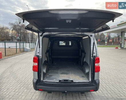 Серый Тойота Proace, объемом двигателя 2 л и пробегом 198 тыс. км за 20800 $, фото 20 на Automoto.ua