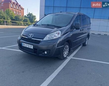 Серый Тойота Proace, объемом двигателя 2 л и пробегом 146 тыс. км за 10400 $, фото 4 на Automoto.ua