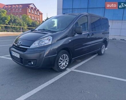 Серый Тойота Proace, объемом двигателя 2 л и пробегом 146 тыс. км за 10400 $, фото 1 на Automoto.ua
